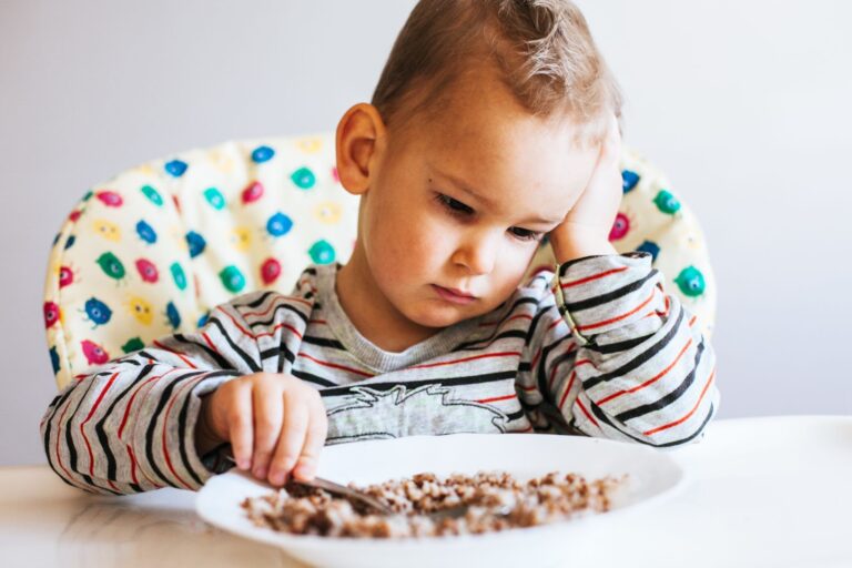 Les troubles alimentaires chez les enfants : quand faut-il s’inquiéter
