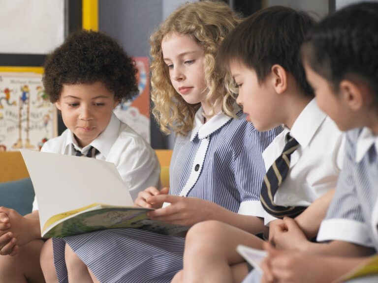 La forza delle donne: 12 libri da leggere con bambine e bambini